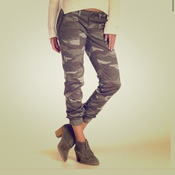 Jolt camo pants Clearance